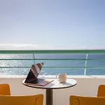 Playa Delphin 404 푸에르토나오스